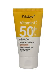 کرم ضد آفتاب +SPF50 حاوی ویتامین C ویتالیر رنگ بژ طبیعی حجم 40 میلی لیتر